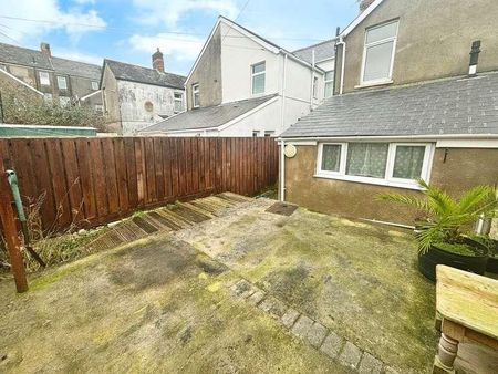 Lower Guthrie Street, Barry, CF63 - Photo 4