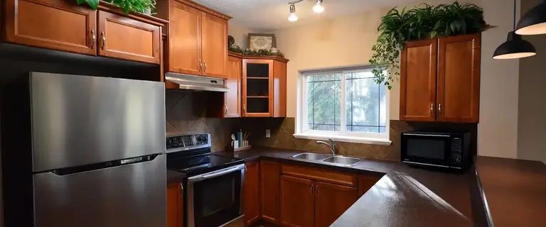 2B2B CORNER UNIT CONDO | PETS ALLOWED | ALL UTILITIES INCLUDED | 222 - 30 Discovery Ridge Cl SW, Calgary - Photo 1