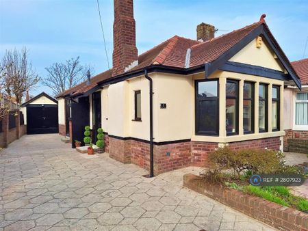 2 bedroom bungalow to rent - Photo 2