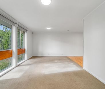 4-Bedroom Ensuite Home in Holt - Photo 2