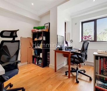 Maple Leaf Court, Broomfield Lane, Palmers Green, N13 - Photo 3