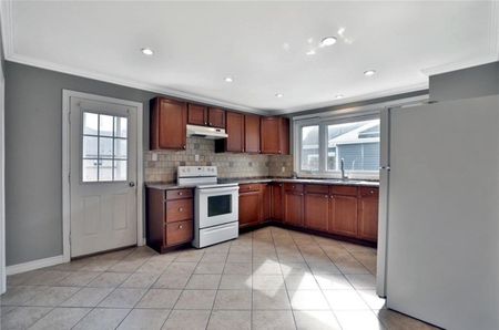 For Lease - 202 Millen Road, Hamilton, Ontario - Photo 3