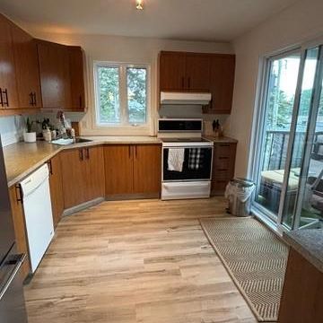 4½ + espace bureau avec fenêtre , 1 265,00 $ - COUR ARRIÈRE PRIVÉE et AMÉNAGÉE, entrée indépendante - Photo 4