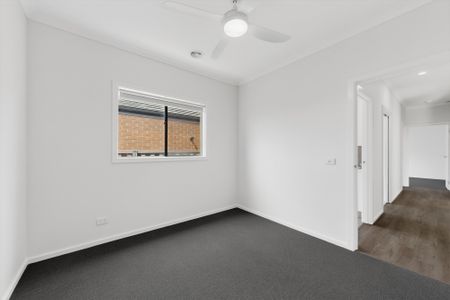 10 Bottlebrush Street, Mount Duneed VIC 3217 - House For Rent | Domain - Photo 4