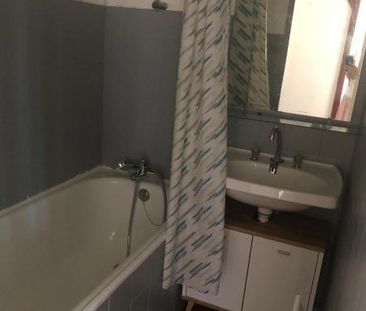 Location Appartement 1 pièce 32m² ST ETIENNE 42000 - Photo 4