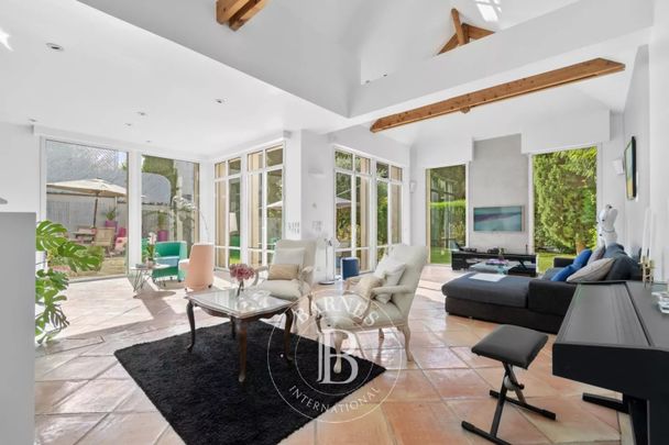 Tout savoir sur cette maison dans le quartier Place Louis XIV, à Saint-Germain-en-Laye - Photo 1