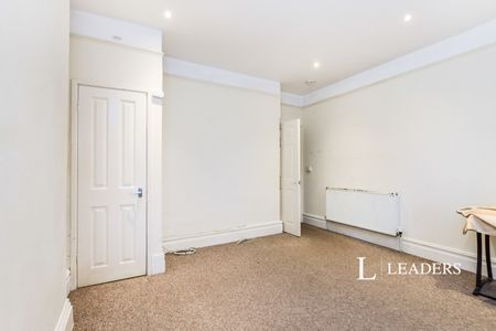 studio to rent Parkwood Road, Bournemouth, BH5 - Photo 2