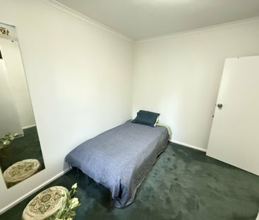 2 BEDROOM, 1 BATHROOM UNIT IN GILLEN - MODERN AND STYLISH - Photo 4