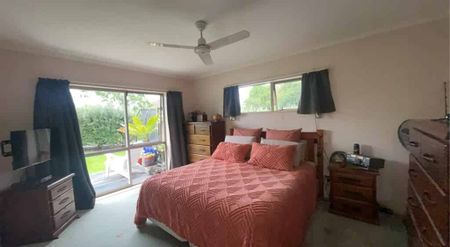 Family home close to town - Photo 3