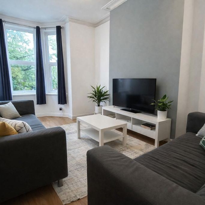 4 bedroom flat to rent - Photo 1