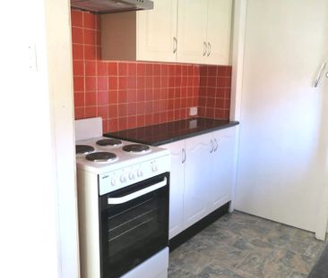 Cosy Two Bedroom Home in Great Location! - Photo 6