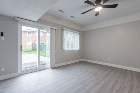 For Lease - (Lower) 1040 Victoria Park Avenue, Toronto, Ontario - Photo 5