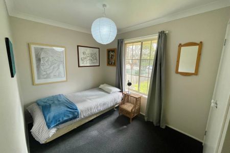 Fully Furnished Two-Bedroom Townhouse in Prime Location! - Photo 3