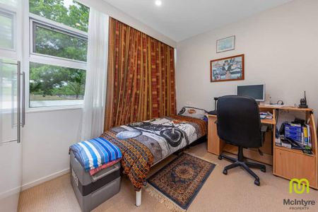 Spacious Two Bedroom Unit - Photo 3