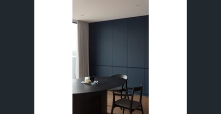 Stylish and Secure Full-Level Apartment - Photo 3