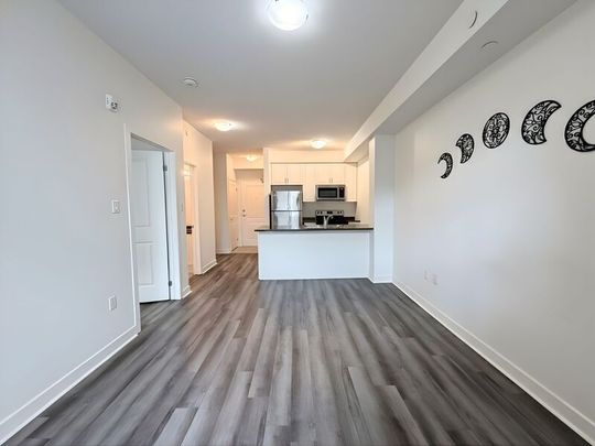 $1,699 / 1 br / 1 ba / 125 shoreview pl unit 101 - Photo 1