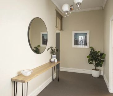 8 Cecil Street, Brighton East VIC 3187 - House For Rent | Domain - Photo 3