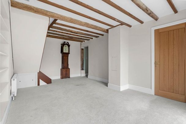 4 BED Barn Conversion To rent - Photo 1