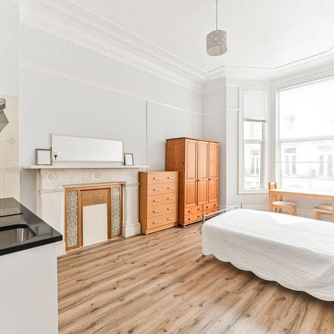 Studio to rent - Photo 1