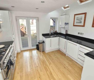 3 bedroom terraced house to rent - Photo 3