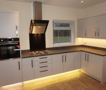 3 bedroom detached house to rent - Photo 2