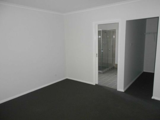 Perfect Family Home! - Photo 1