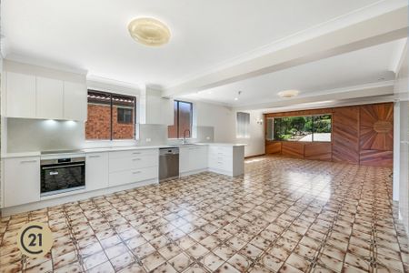 Freshly Renovated 5-Bedroom Family Home - Photo 3