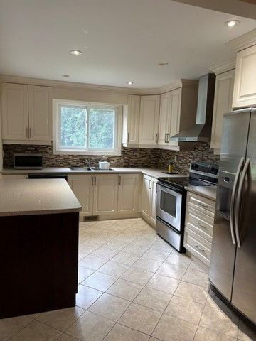 For Lease - 10 Testa Street, East Gwillimbury, Ontario - Photo 3