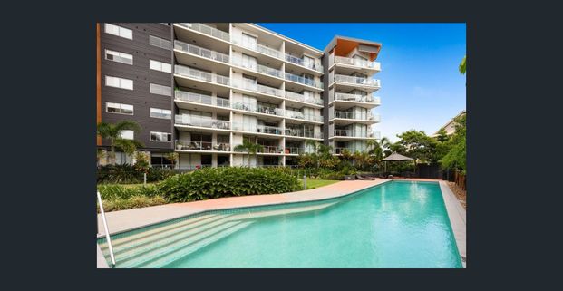 Spacious One-Bedroom Apartment in 'Liberte', Kangaroo Point - Photo 1