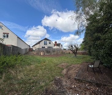 Chingford Avenue, Farnborough, Hampshire, GU14 - Photo 6