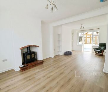 3 bedroom house to rent Links Avenue, Norwich, NR6 - Photo 2