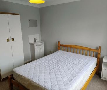 4 bedroom detached house to rent - Photo 6