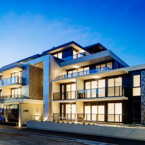URBAN STYLE 2 BEDROOM LUXURY APARTMENT WITH LARGE TERRACE - Photo 3