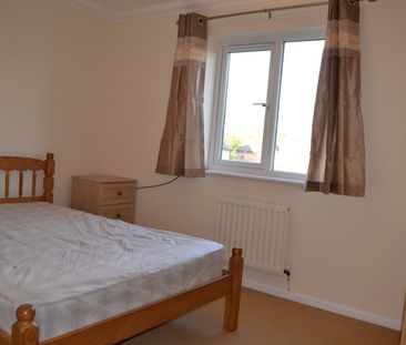 2 Bed Terraced House, Grange Road, LS10 - Photo 1