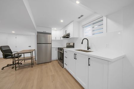 For Lease - 696 Hillview Crescent, Pickering, Ontario - Photo 5