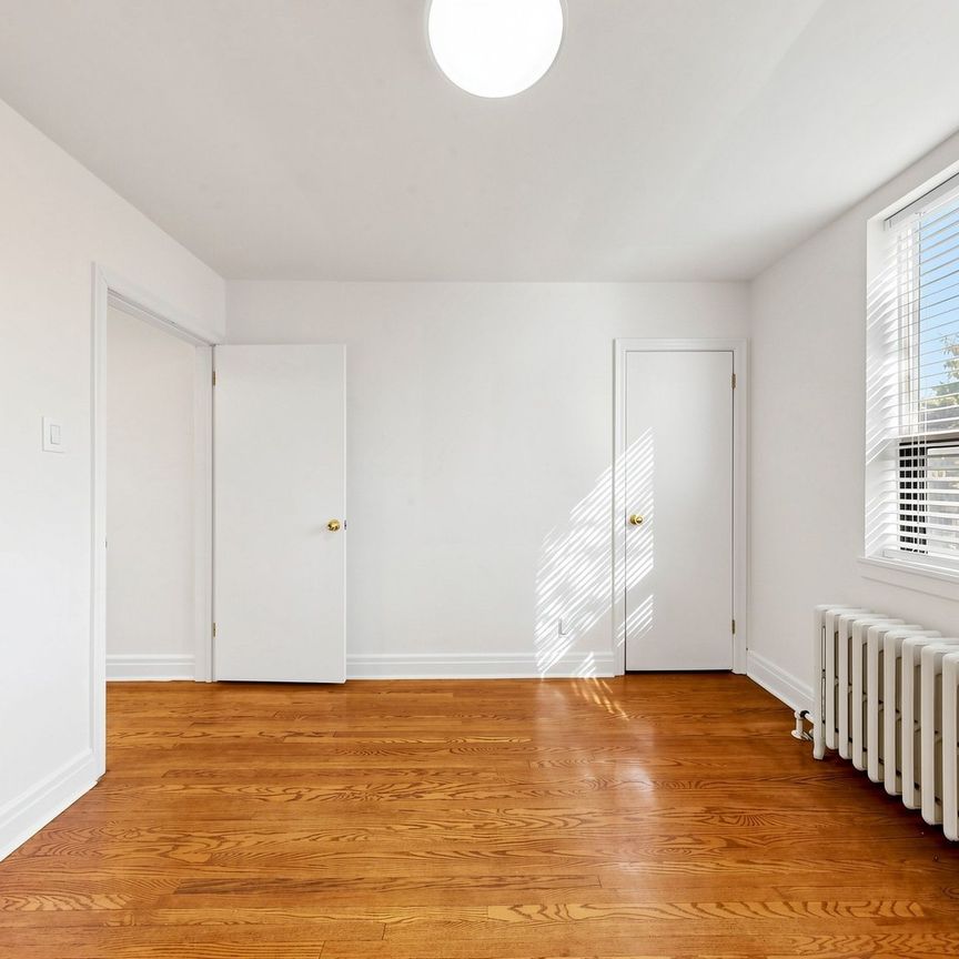 For Lease - 461 Eglinton Avenue Unit# 2, Toronto, Ontario - Photo 1
