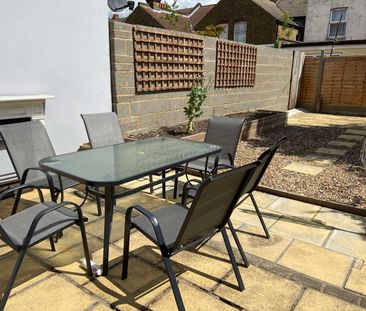Manteca House, 22 Cassio Road - Photo 4