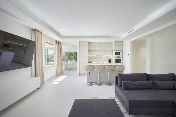 A LOUER VILLA MEUBLE MOUGINS VUE MER PISCINE - Photo 1