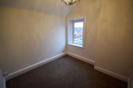 4 bedroom terraced house to rent - Photo 5