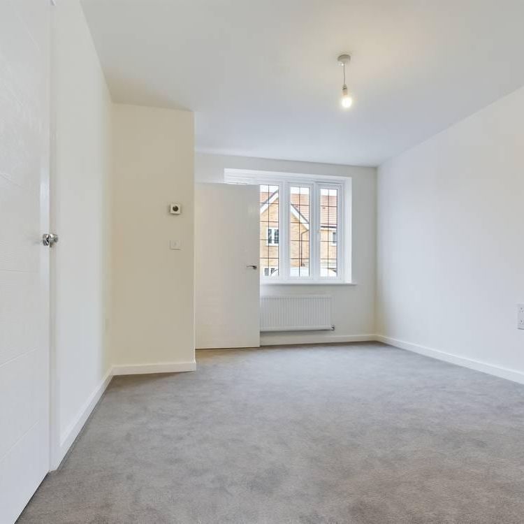 2 bedroom end of terrace house to rent - Photo 1