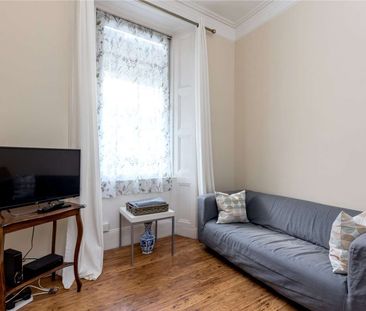 A spacious one bedroom apartment, available on a furnished basis in... - Photo 2