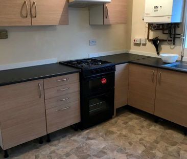 3 bedroom terraced house to rent - Photo 6