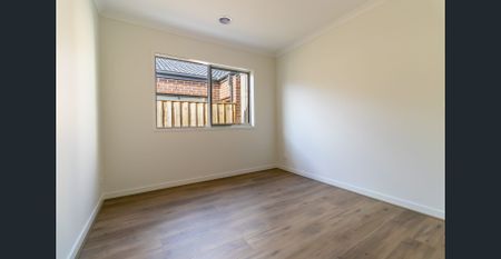 STUNNING FAMILY HOME! - Photo 3