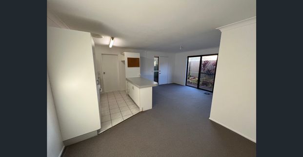 Two Bedroom Duplex Unit - Perfect Location - Photo 1