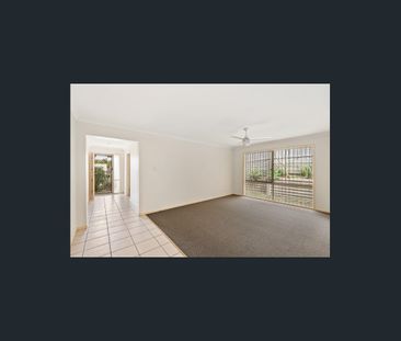 SPACIOUS FAMILY HOME LOACATED IN A GREAT STREET - Photo 1