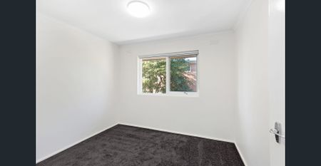 Spacious and Convenient - Photo 2