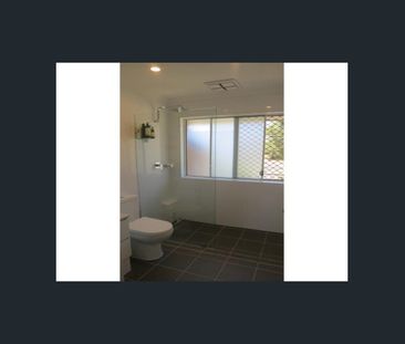 Large Courtyard & Great Presentation - Photo 5