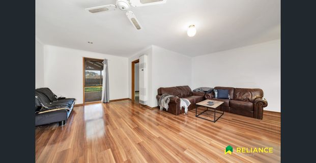 Beautiful opportunity closer to Werribee Plaza Shopping Centre!!! - Photo 1