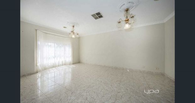 Perfect Family Home! - Photo 1