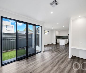 Open The Door To Light-Filled Living & Modern Ease - Photo 1